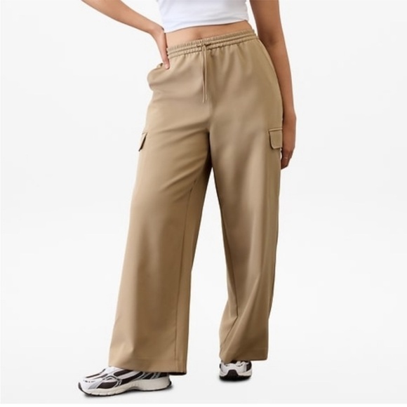 Athleta Pants - NWT Athleta Wide Leg Cargo Pull-On Pants in Khaki medium TALL